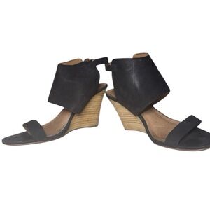 Halogen Clarette Black Suede Wedge Sandals Ankle Cuff Size 9.5